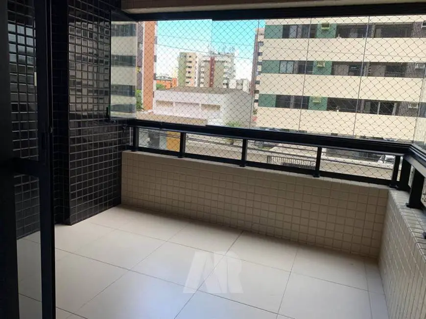 Foto 5 de Apartamento com 3 Quartos à venda, 150m² em Ponta Verde, Maceió