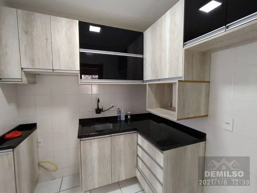 Foto 3 de Apartamento com 3 Quartos à venda, 55m² em Santa Cândida, Curitiba