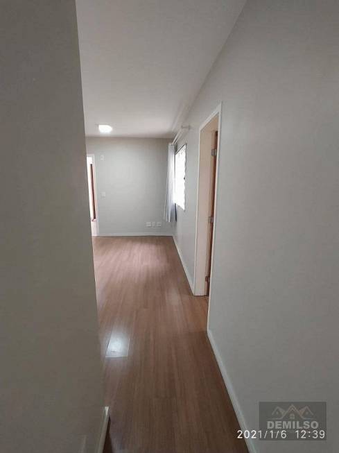 Foto 5 de Apartamento com 3 Quartos à venda, 55m² em Santa Cândida, Curitiba