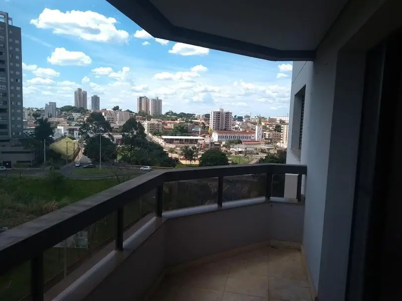 Foto 4 de Apartamento com 3 Quartos para alugar, 240m² em Santa Maria, Uberaba