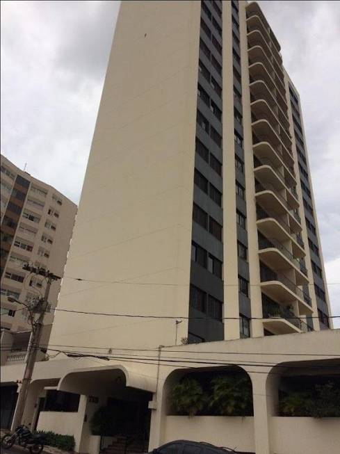 Foto 1 de Apartamento com 4 Quartos à venda, 247m² em Centro, Uberaba
