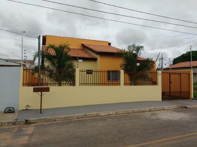 Foto 1 de Casa com 3 Quartos à venda, 236m² em Jardim Comodoro, Cuiabá