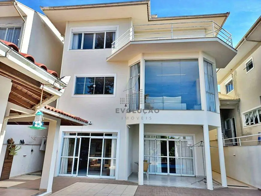 Foto 2 de Casa com 3 Quartos à venda, 394m² em Ponta de Baixo, São José