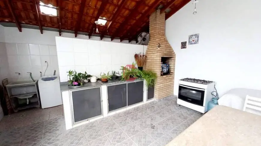Foto 3 de Casa com 3 Quartos para alugar, 180m² em Vila das Hortências, Jundiaí