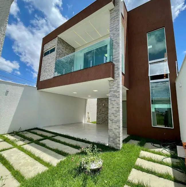 Foto 1 de Casa com 4 Quartos à venda, 350m² em Japiim, Manaus