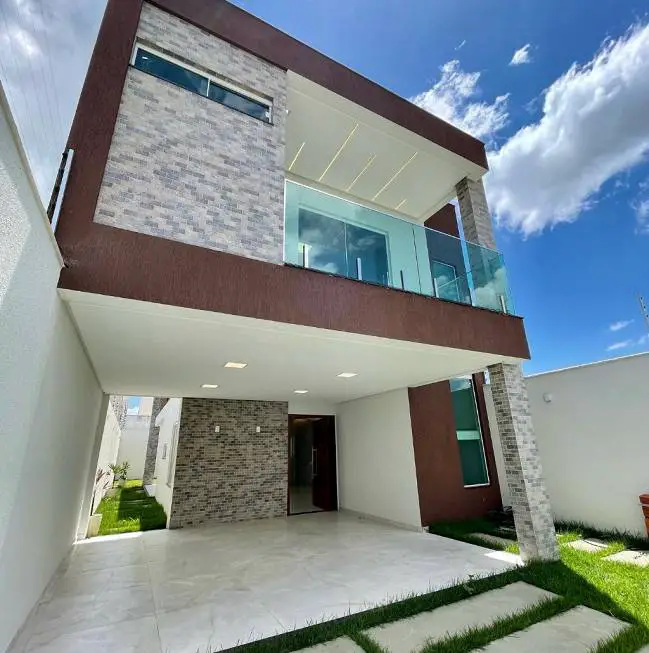 Foto 2 de Casa com 4 Quartos à venda, 350m² em Japiim, Manaus