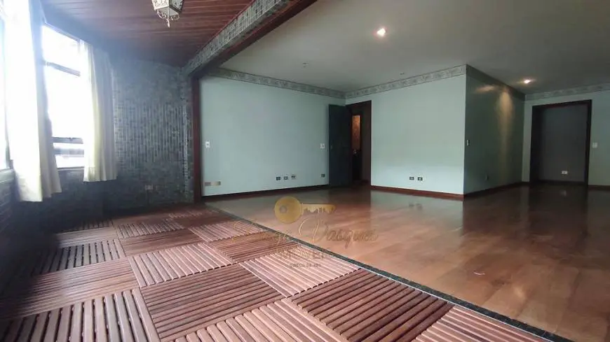 Foto 2 de Apartamento com 3 Quartos à venda, 158m² em Agriões, Teresópolis