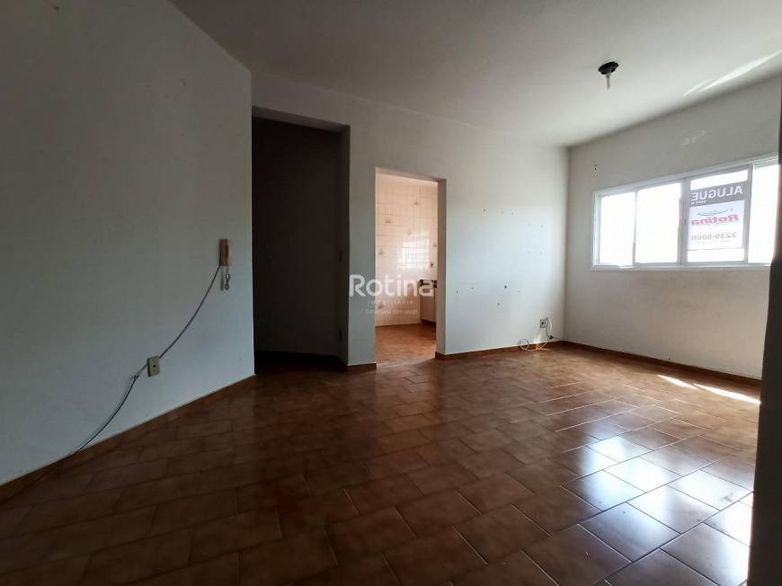 Foto 1 de Apartamento com 3 Quartos para alugar, 90m² em Cazeca, Uberlândia