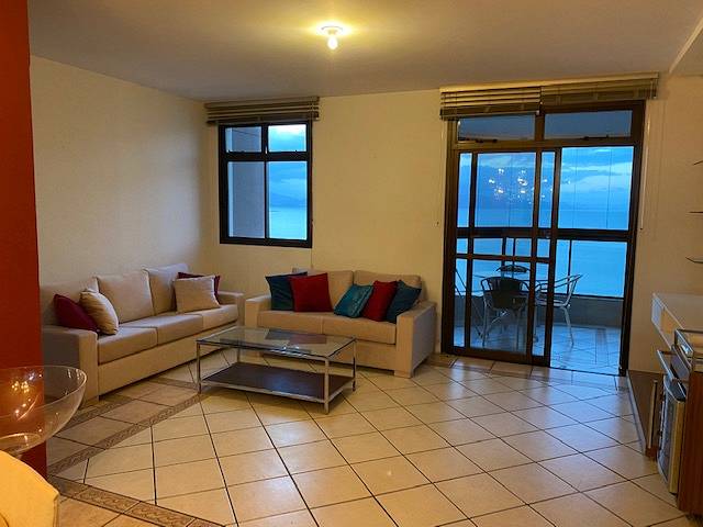 Foto 3 de Apartamento com 4 Quartos para alugar, 136m² em Centro, Florianópolis