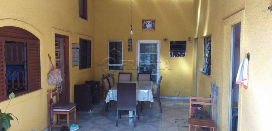 Foto 1 de Casa com 2 Quartos à venda, 100m² em Parque Meia Lua, Jacareí