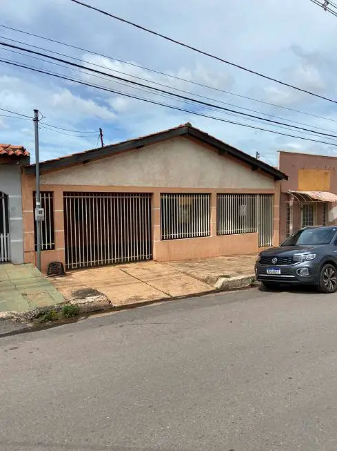 Foto 1 de Casa com 2 Quartos à venda, 90m² em Residencial Coxipo, Cuiabá