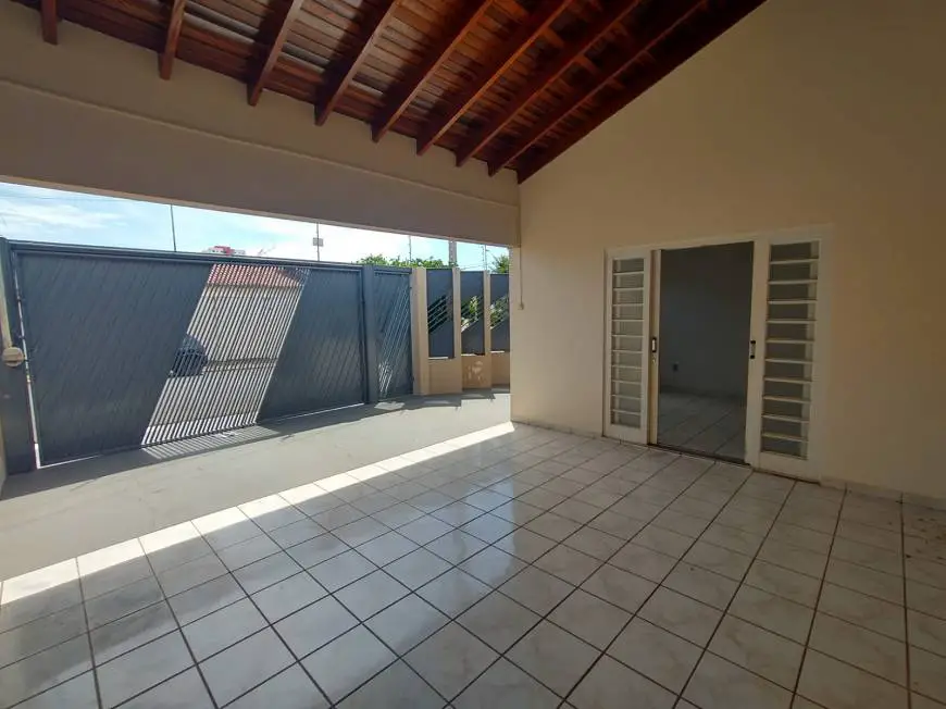 Foto 1 de Casa com 3 Quartos para alugar, 150m² em Jardim Terra Branca, Bauru