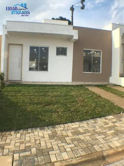 Foto 2 de Casa com 3 Quartos para alugar, 56m² em São Dimas, Colombo