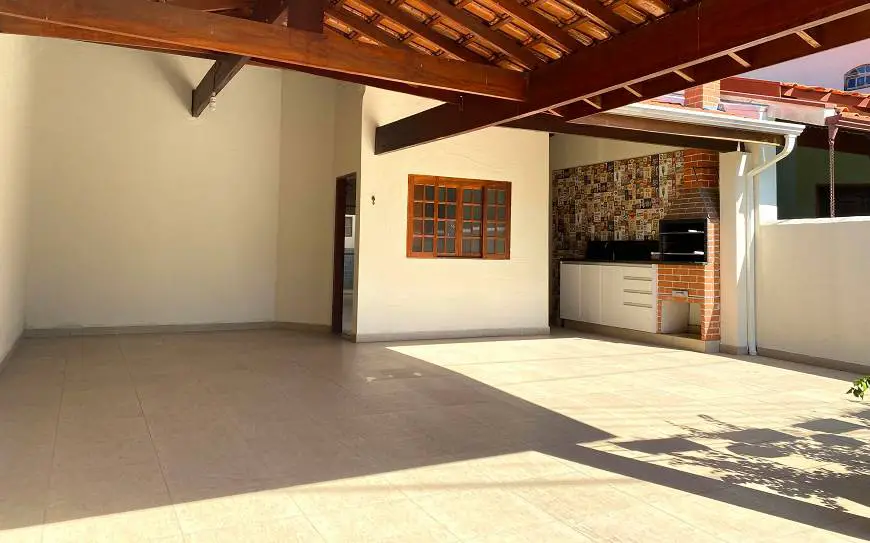 Foto 1 de Casa de Condomínio com 3 Quartos para alugar, 144m² em Vila Capuava, Valinhos