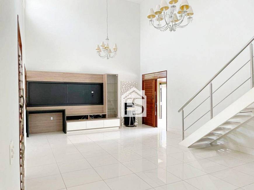 Foto 1 de Casa de Condomínio com 4 Quartos à venda, 340m² em Candelária, Natal