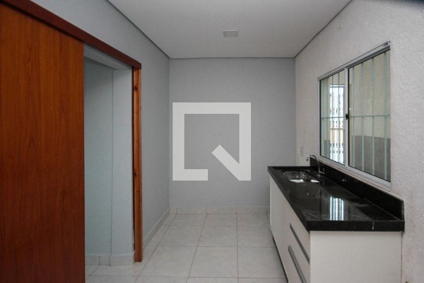 Foto 1 de Apartamento com 1 Quarto para alugar, 26m² em Vila Santa Clara, São Paulo