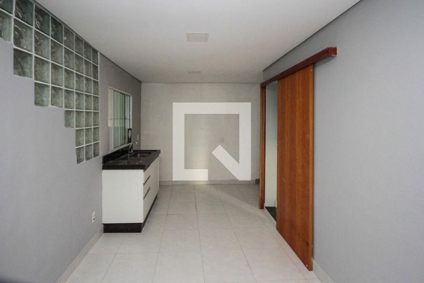 Foto 1 de Apartamento com 1 Quarto para alugar, 29m² em Vila Santa Clara, São Paulo