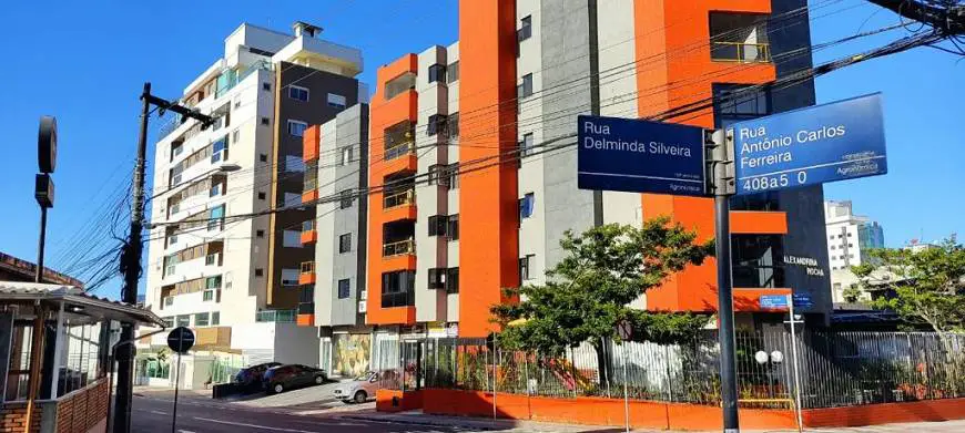 Foto 1 de Apartamento com 2 Quartos à venda, 66m² em Agronômica, Florianópolis
