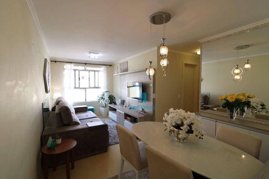Foto 3 de Apartamento com 2 Quartos à venda, 50m² em Água Verde, Curitiba