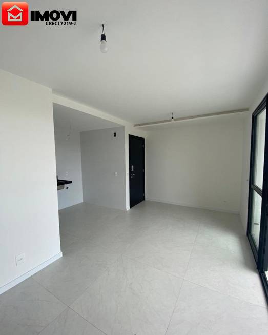 Foto 3 de Apartamento com 2 Quartos à venda, 66m² em Praia do Canto, Vitória