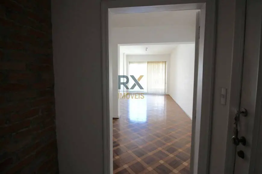 Foto 4 de Apartamento com 3 Quartos para alugar, 206m² em Higienópolis, São Paulo