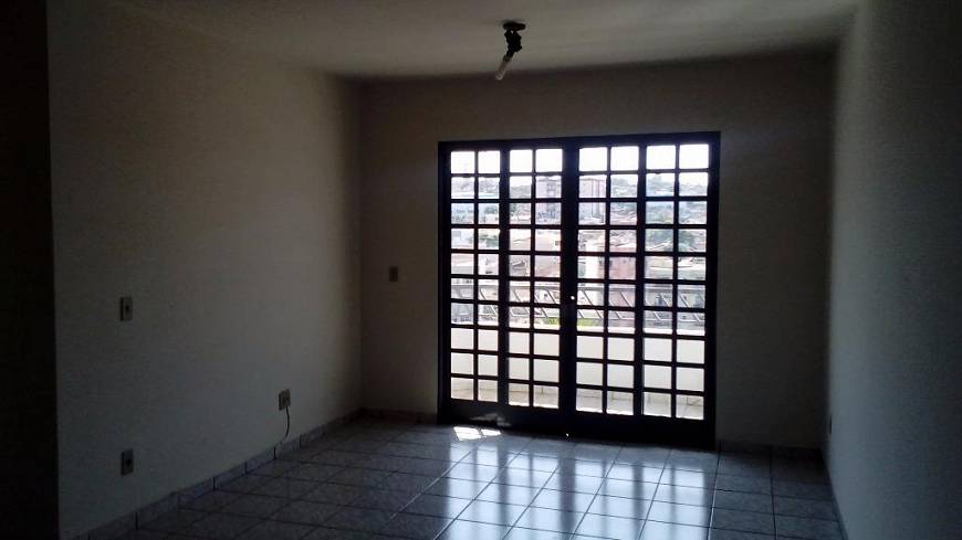 Foto 1 de Apartamento com 3 Quartos para alugar, 139m² em São Benedito, Uberaba