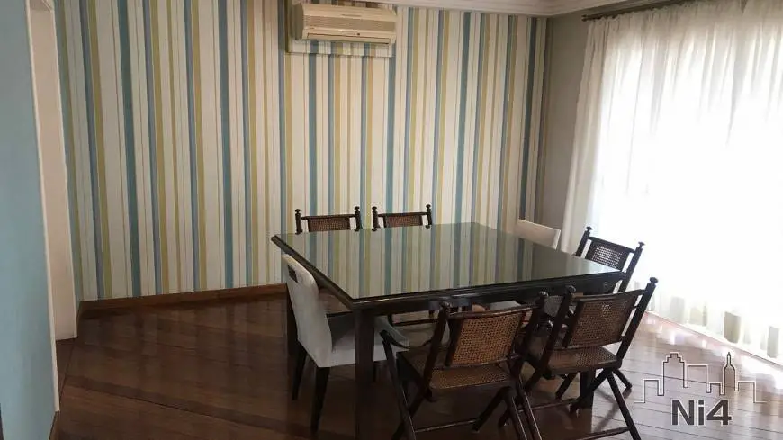 Foto 3 de Apartamento com 3 Quartos para alugar, 212m² em Vila Nova Conceição, São Paulo