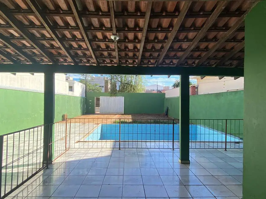Foto 2 de Casa com 2 Quartos à venda, 80m² em Jardim Pérola, Londrina