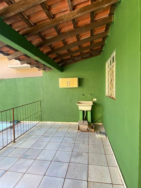 Foto 3 de Casa com 2 Quartos à venda, 80m² em Jardim Pérola, Londrina