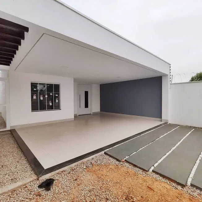 Foto 1 de Casa com 3 Quartos à venda, 137m² em Jardim Califórnia, Cuiabá