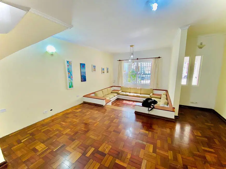 Foto 1 de Casa com 3 Quartos para alugar, 250m² em Praça da Árvore, São Paulo