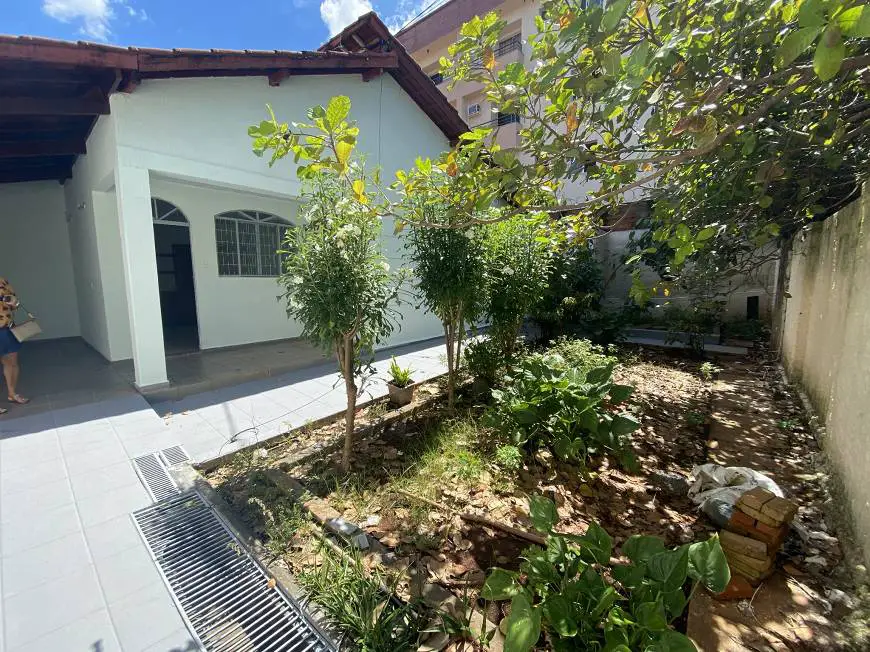 Foto 5 de Casa com 3 Quartos à venda, 263m² em Setor Leste Universitário, Goiânia
