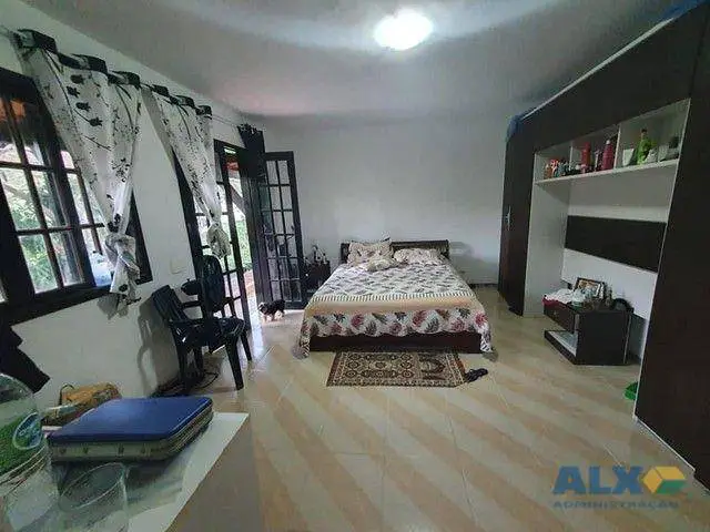 Foto 4 de Casa com 5 Quartos à venda, 220m² em Itaipu, Niterói