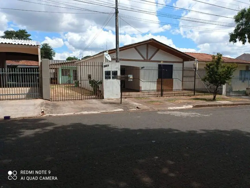 Foto 2 de Casa com 5 Quartos à venda, 182m² em Parque das Bandeiras, Maringá