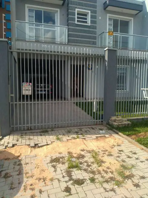 Foto 1 de Sobrado com 4 Quartos para alugar, 170m² em Novo Mundo, Curitiba