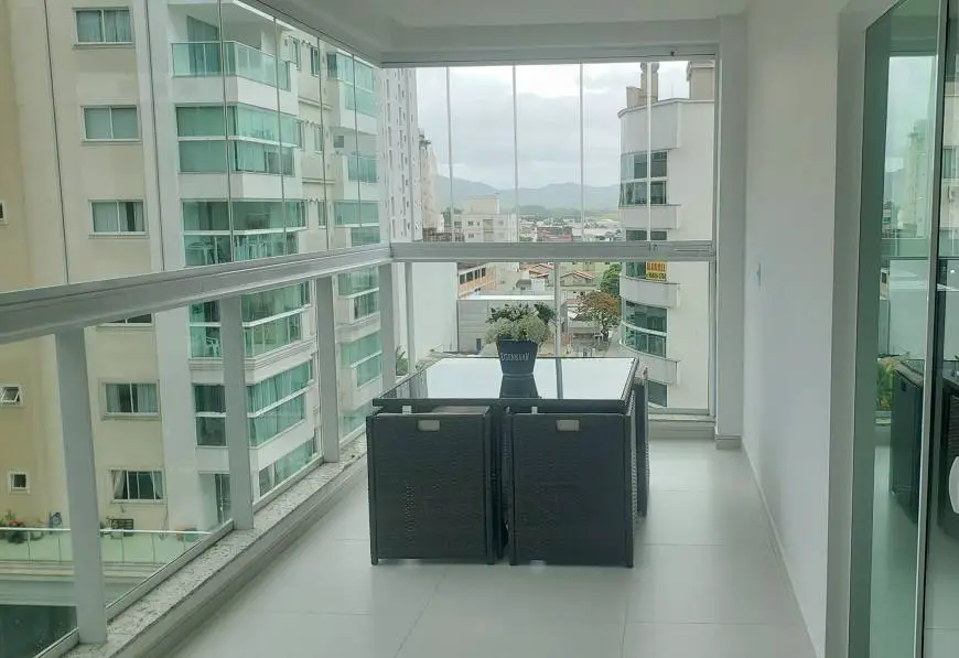 Foto 2 de Apartamento com 3 Quartos para alugar, 130m² em , Itapema