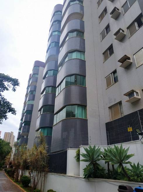 Foto 1 de Apartamento com 4 Quartos à venda, 152m² em Sul, Brasília