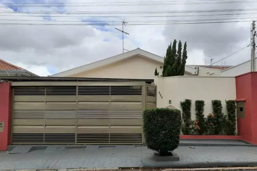 Foto 1 de Casa com 3 Quartos para venda ou aluguel, 220m² em Jardim Santa Angelina, Araraquara