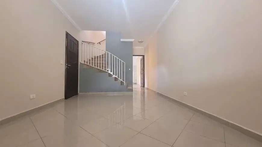 Foto 1 de Casa com 3 Quartos para alugar, 125m² em Vila Gomes, São Paulo
