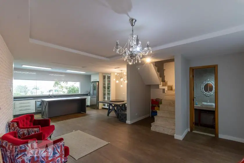Foto 1 de Casa com 4 Quartos para alugar, 250m² em Boa Vista, Curitiba