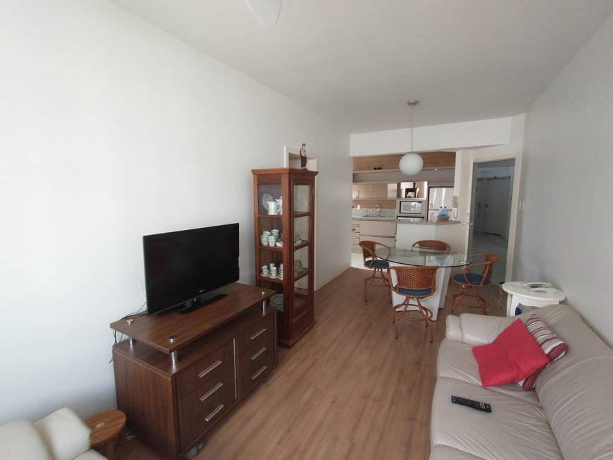 Foto 2 de Apartamento com 2 Quartos para alugar, 60m² em Centro, Florianópolis