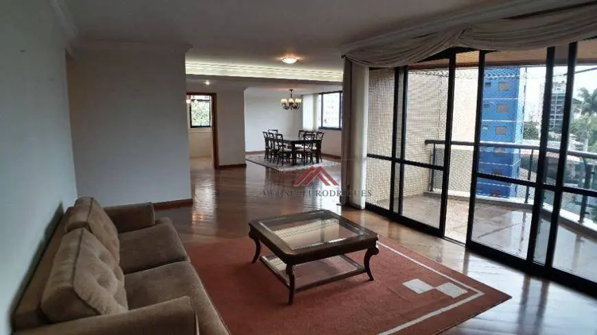 Foto 1 de Apartamento com 4 Quartos à venda, 245m² em Cambuí, Campinas