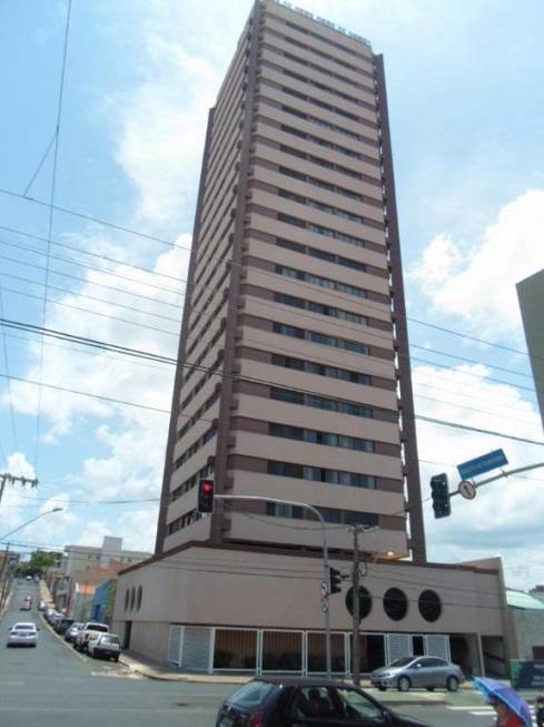 Foto 2 de Apartamento com 4 Quartos à venda, 245m² em Centro, Uberaba