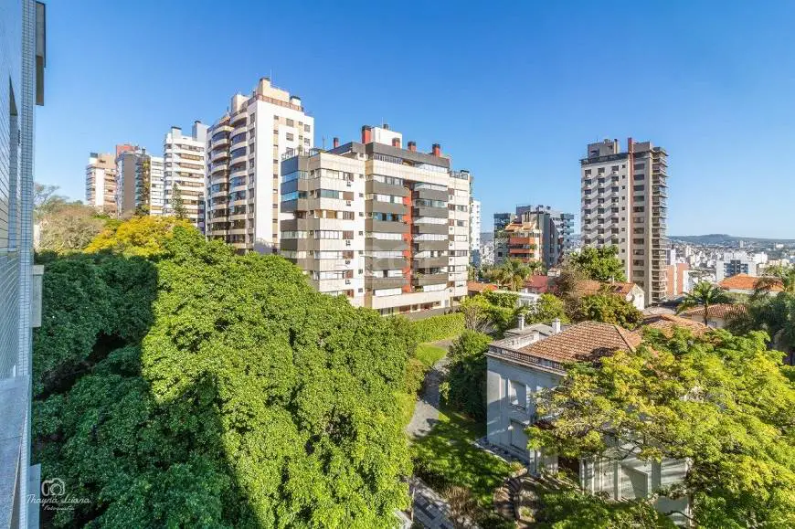Foto 2 de Casa com 3 Quartos à venda, 148m² em Rio Branco, Porto Alegre