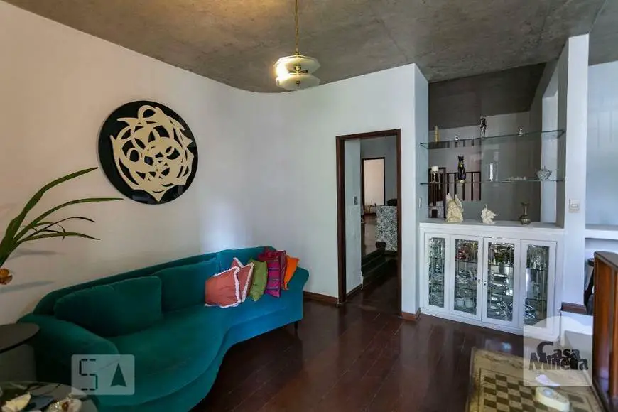 Foto 1 de Casa com 4 Quartos à venda, 227m² em São Lucas, Belo Horizonte