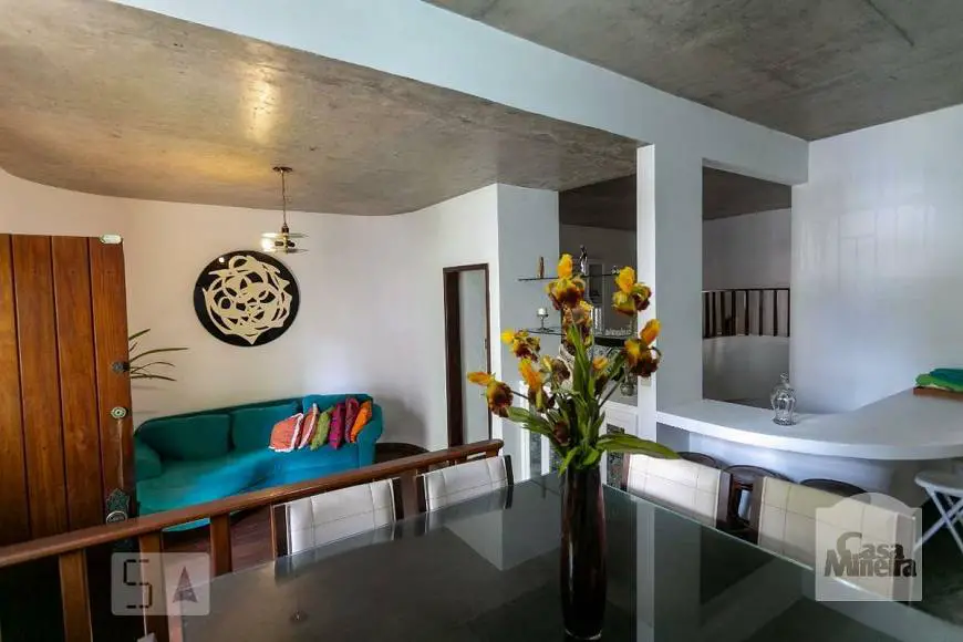 Foto 4 de Casa com 4 Quartos à venda, 227m² em São Lucas, Belo Horizonte
