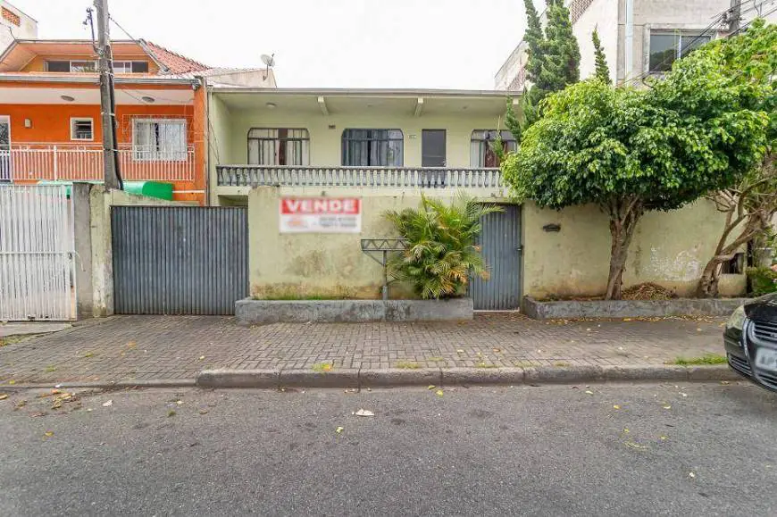 Foto 1 de Sobrado com 7 Quartos à venda, 150m² em Novo Mundo, Curitiba