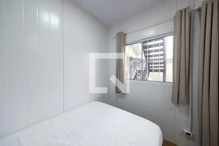 Foto 2 de Apartamento com 1 Quarto para alugar, 18m² em Guaíra, Curitiba