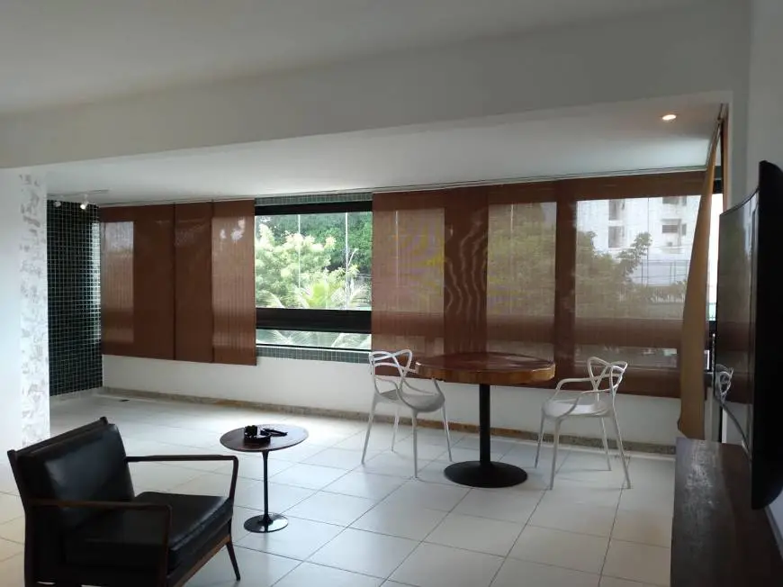 Foto 4 de Apartamento com 2 Quartos para alugar, 88m² em Candeal, Salvador