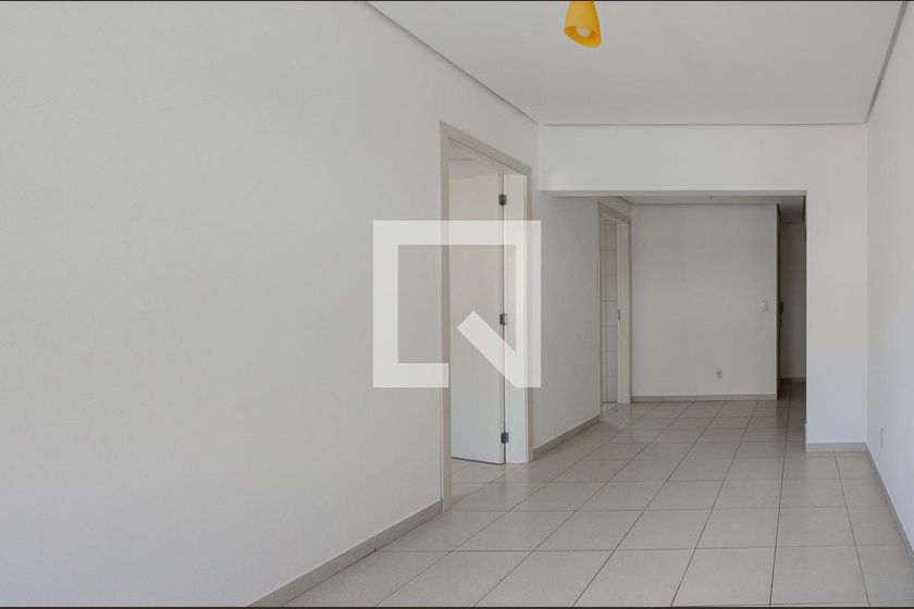 Foto 2 de Apartamento com 2 Quartos para alugar, 48m² em Centro Histórico, Porto Alegre